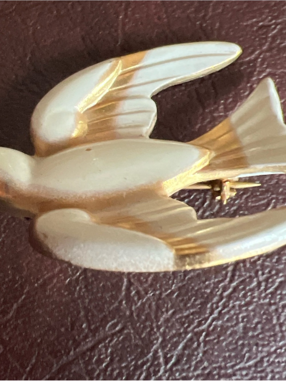 Vintage Coro cream and gold flying bird swallow pin brooch